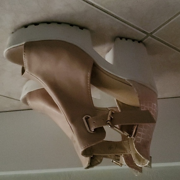 Rose color platforms.size 8. Good condition - Picture 2 of 4